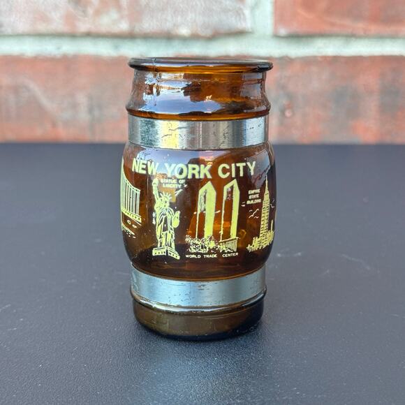 Vintage 1960s Siesta Ware Barrel Mini Mug New York City Souvenir Amber Glass - Picture 2 of 10